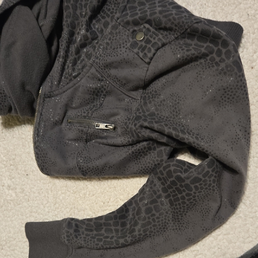 Stylish Black Crocodile Pattern Bomber Jacket - Picture 6 of 7